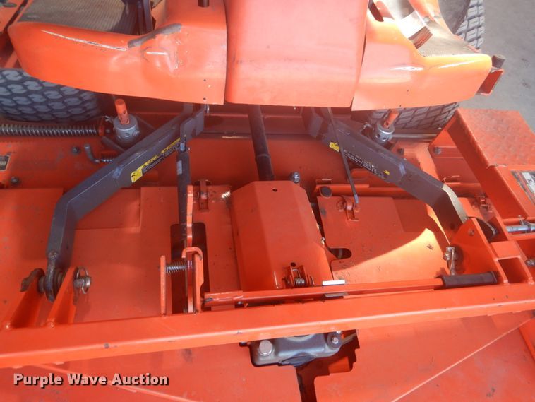 image for item HE9706 Kubota F2880  lawn mower