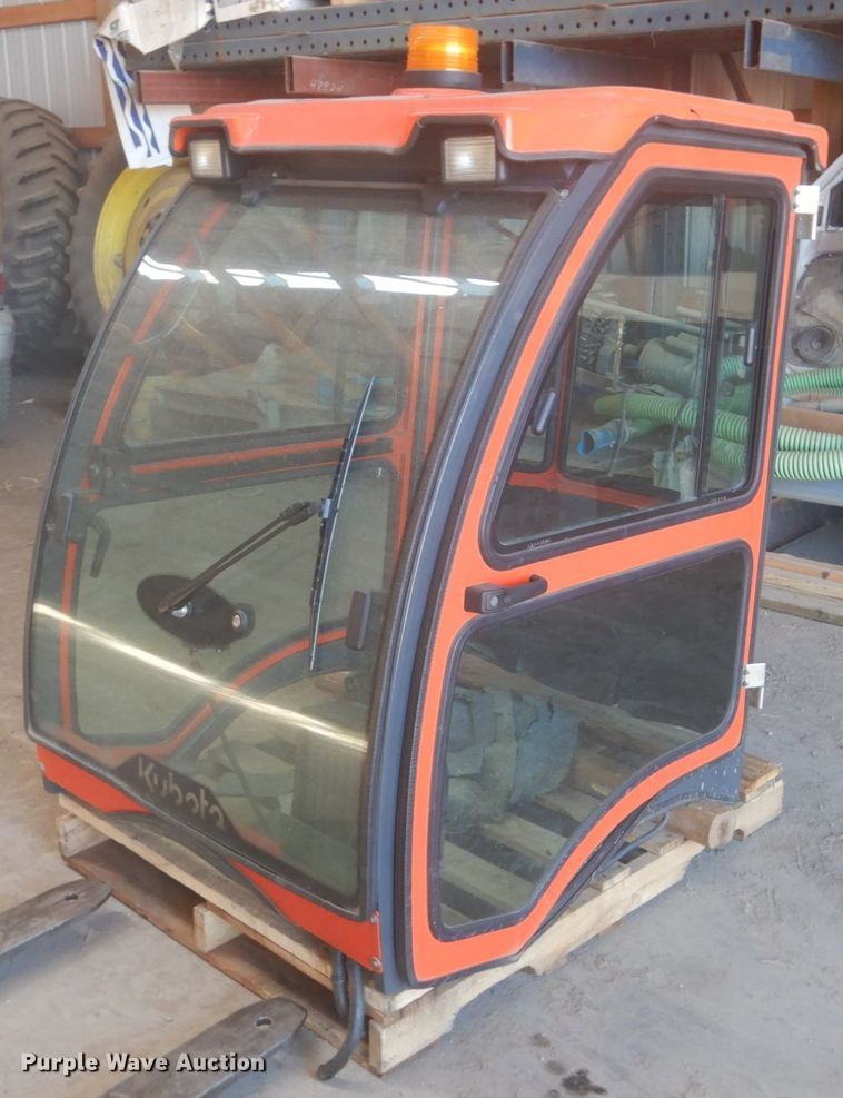 image for item HE9706 Kubota F2880  lawn mower