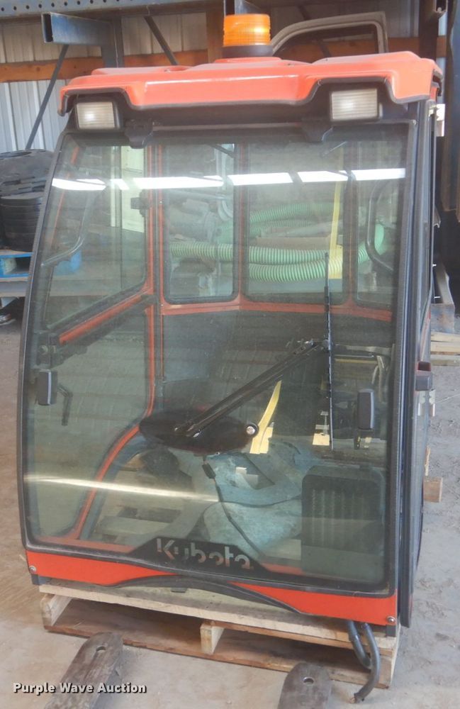 image for item HE9706 Kubota F2880  lawn mower