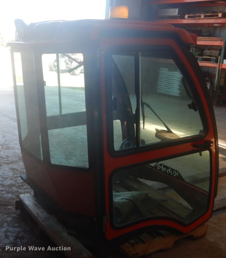 image for item HE9706 Kubota F2880  lawn mower