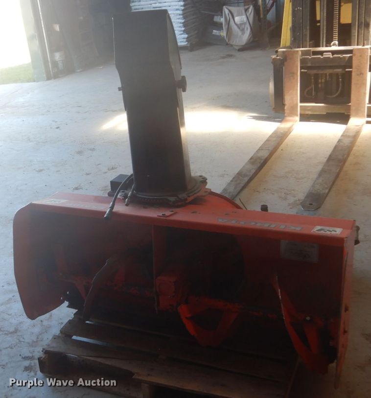 image for item HE9706 Kubota F2880  lawn mower