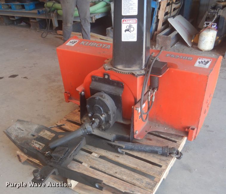 image for item HE9706 Kubota F2880  lawn mower