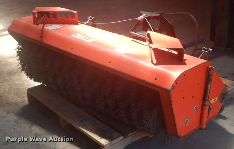 image for item HE9706 Kubota F2880  lawn mower