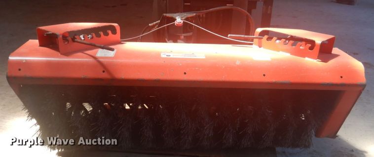 image for item HE9706 Kubota F2880  lawn mower