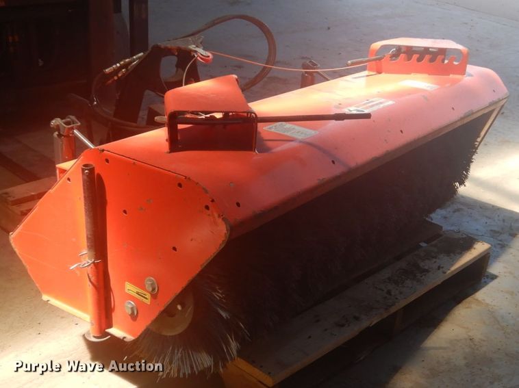 image for item HE9706 Kubota F2880  lawn mower