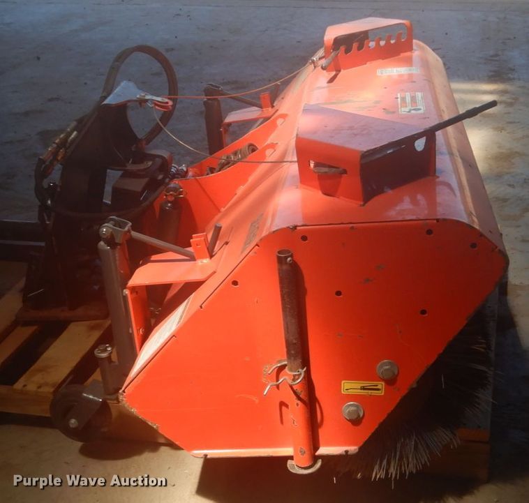 image for item HE9706 Kubota F2880  lawn mower