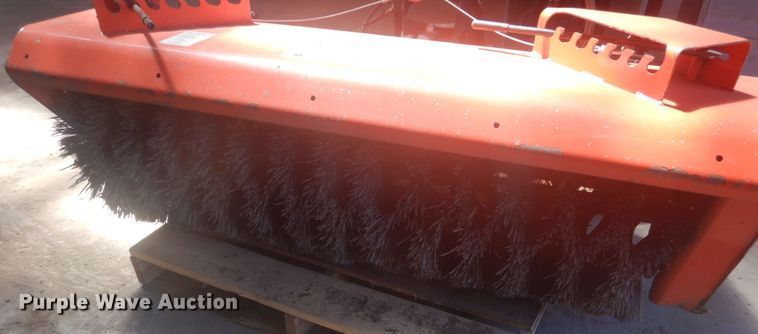 image for item HE9706 Kubota F2880  lawn mower