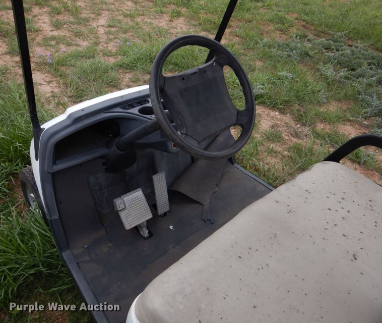 image for item HL9408 2010 Yamaha YDRE3  golf cart