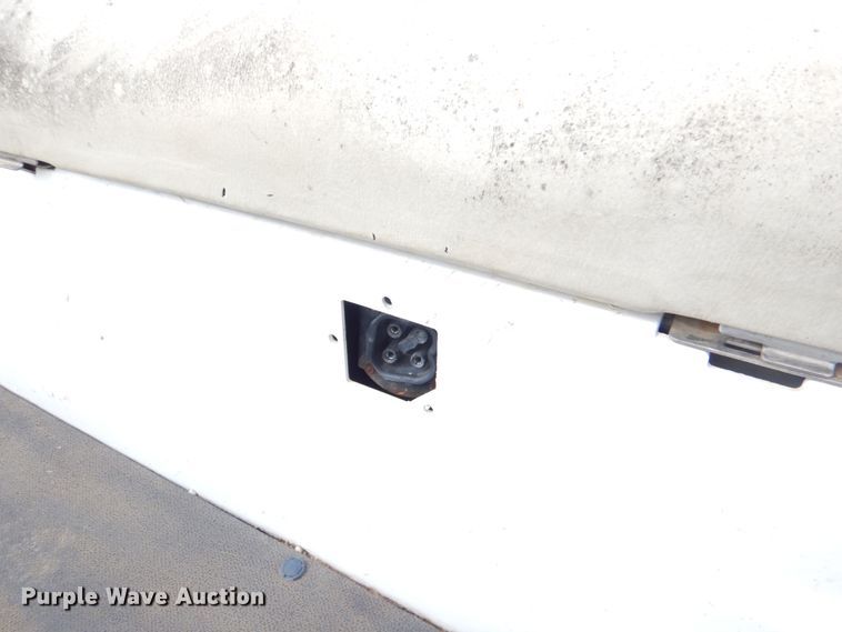 image for item HL9408 2010 Yamaha YDRE3  golf cart