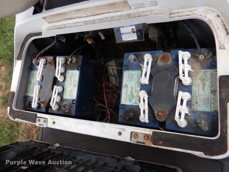 image for item HL9408 2010 Yamaha YDRE3  golf cart