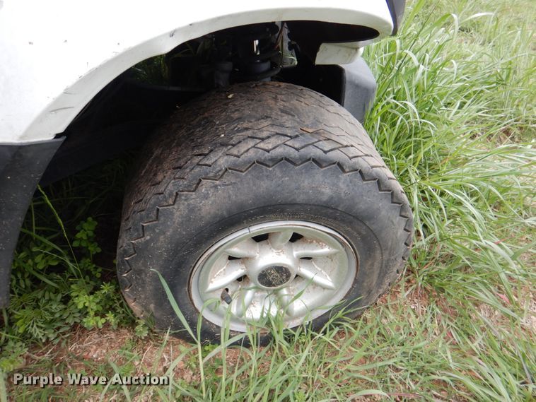 image for item HL9408 2010 Yamaha YDRE3  golf cart