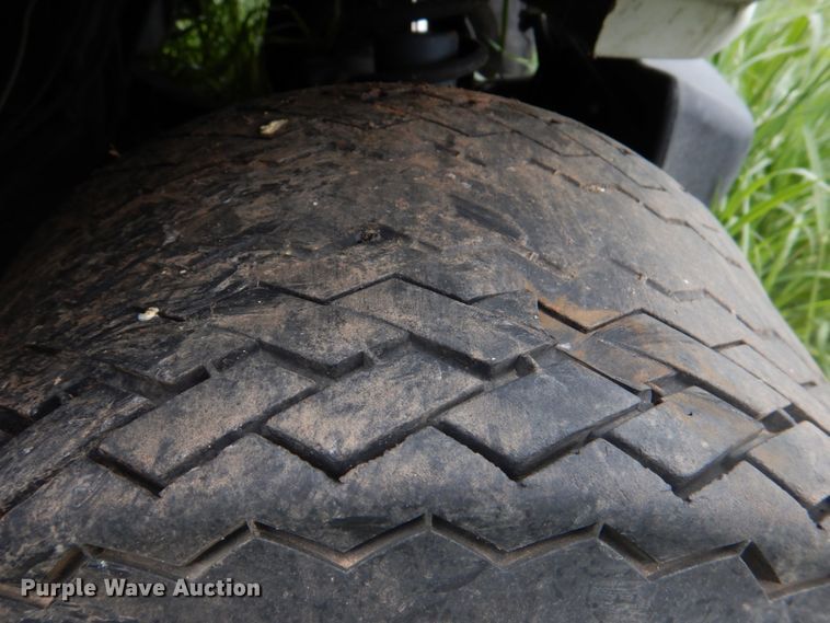 image for item HL9408 2010 Yamaha YDRE3  golf cart