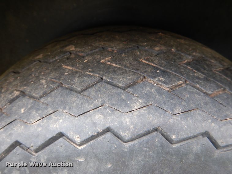 image for item HL9408 2010 Yamaha YDRE3  golf cart