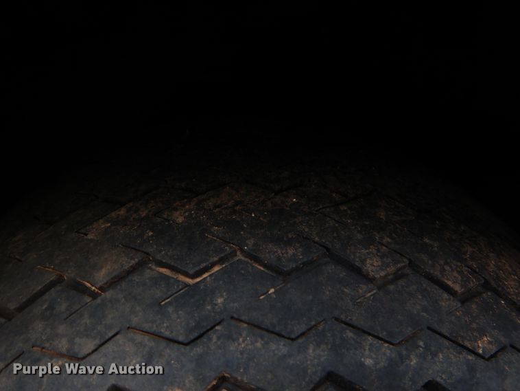 image for item HL9408 2010 Yamaha YDRE3  golf cart