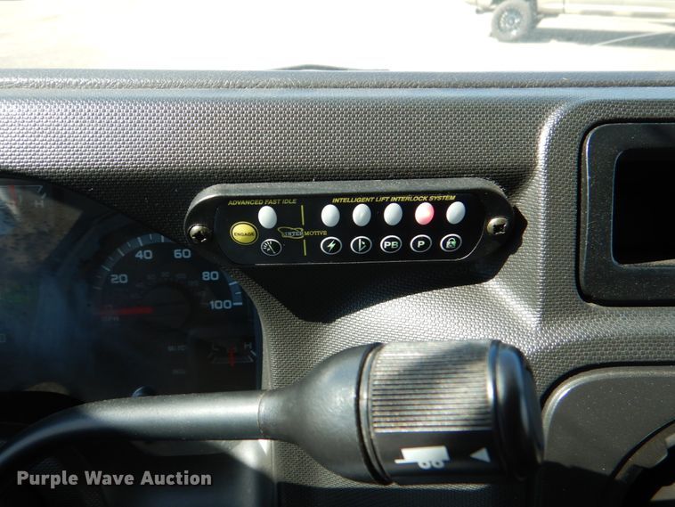 image for item HL9452 2013 Ford E450 Super Duty  shuttle bus