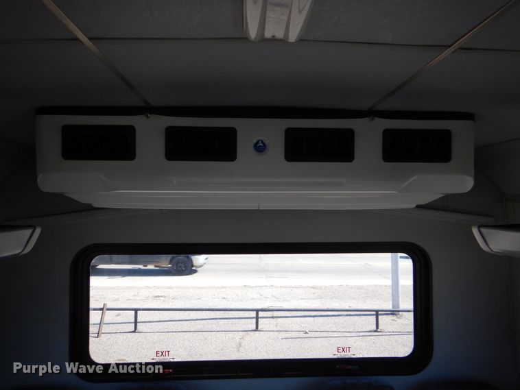 image for item HL9452 2013 Ford E450 Super Duty  shuttle bus