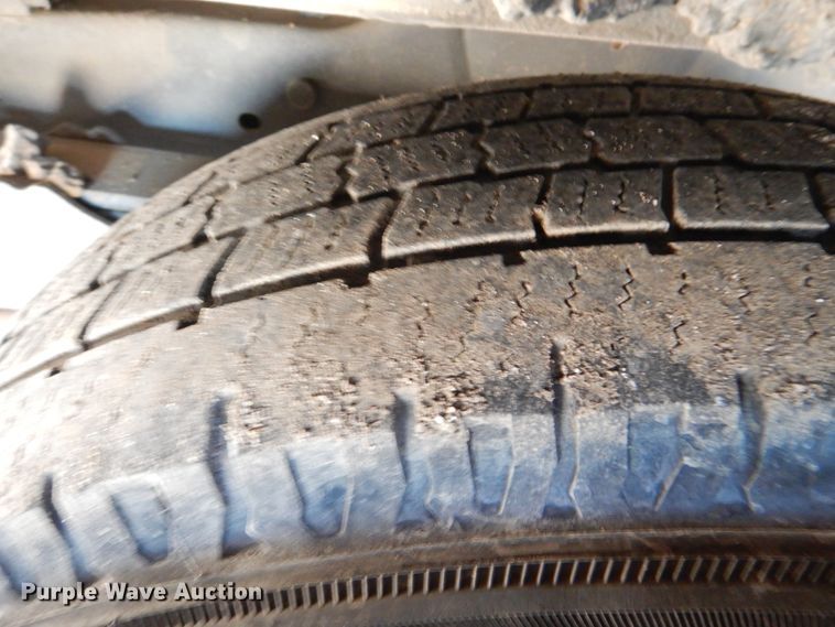 image for item HL9452 2013 Ford E450 Super Duty  shuttle bus