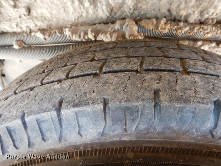 image for item HL9452 2013 Ford E450 Super Duty  shuttle bus