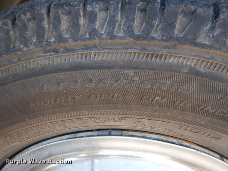 image for item HL9452 2013 Ford E450 Super Duty  shuttle bus