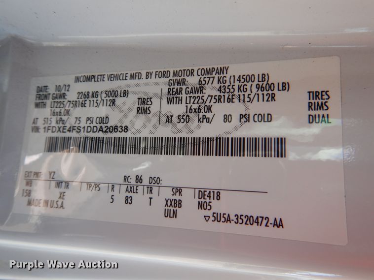 image for item HL9452 2013 Ford E450 Super Duty  shuttle bus