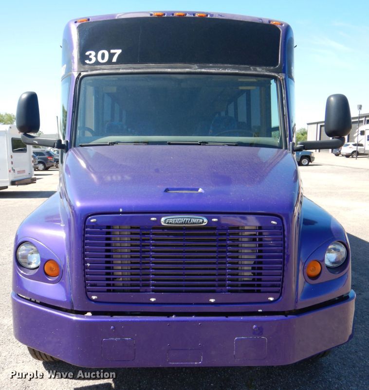 image for item HL9453 2006 Freightliner M1035  shuttle bus