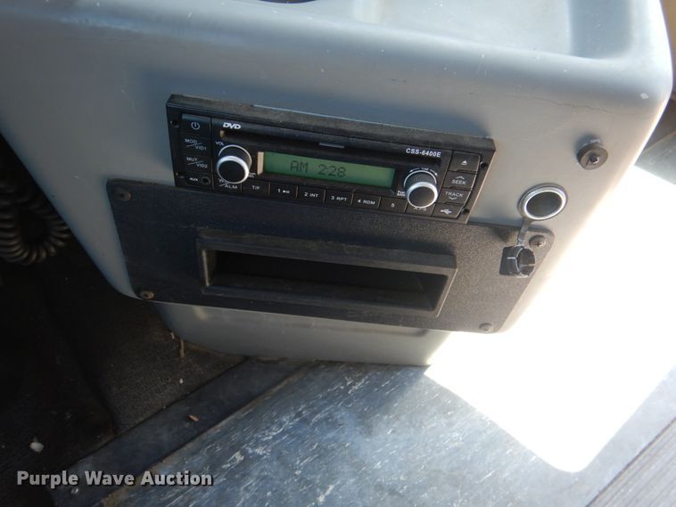 image for item HL9453 2006 Freightliner M1035  shuttle bus