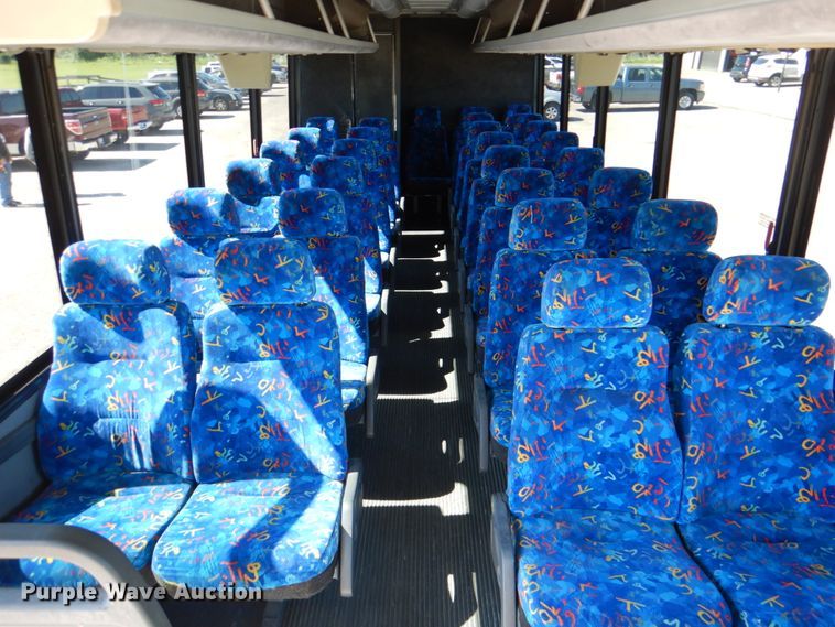 image for item HL9453 2006 Freightliner M1035  shuttle bus