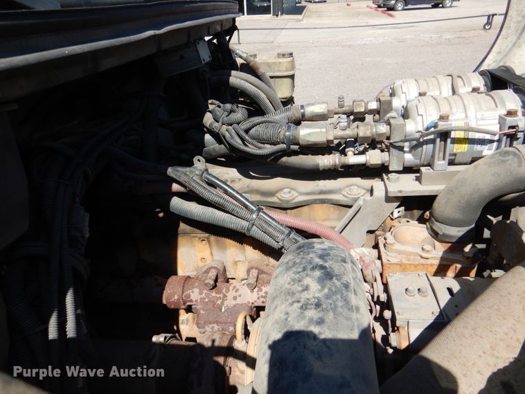 image for item HL9453 2006 Freightliner M1035  shuttle bus