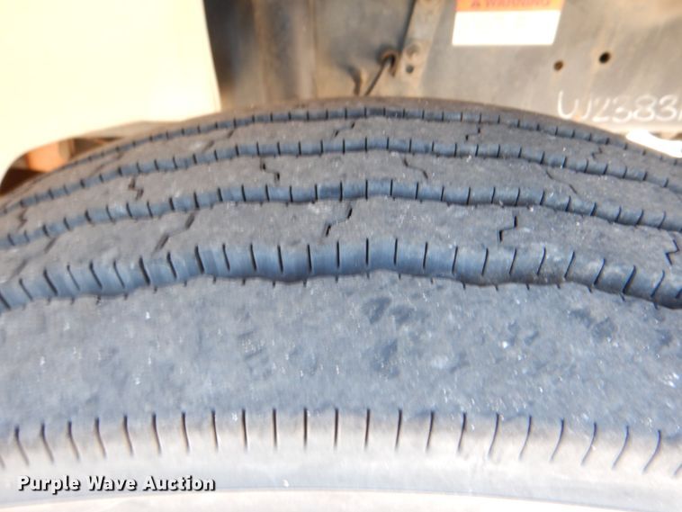 image for item HL9453 2006 Freightliner M1035  shuttle bus