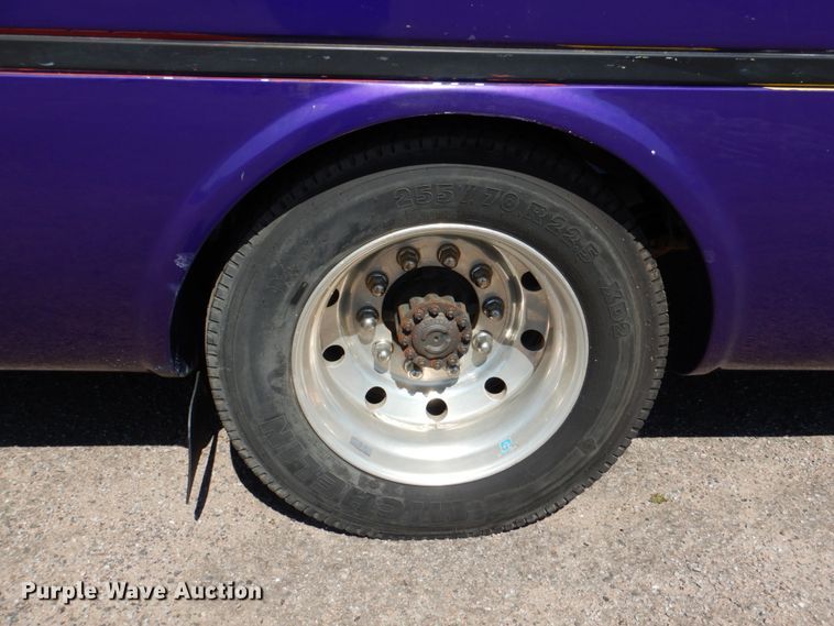 image for item HL9453 2006 Freightliner M1035  shuttle bus