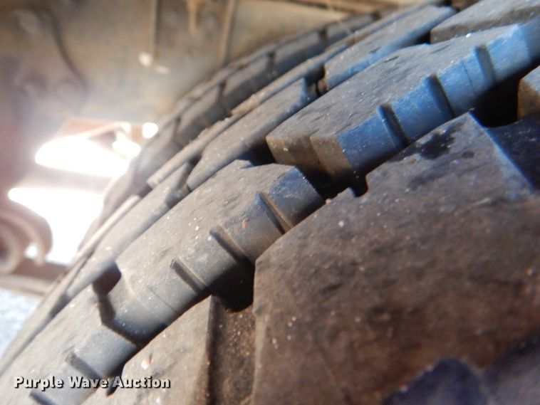 image for item HL9453 2006 Freightliner M1035  shuttle bus