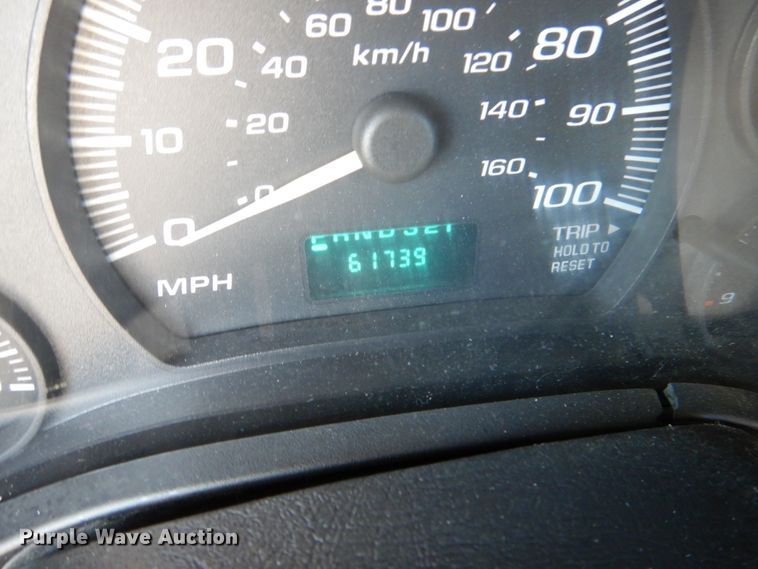 image for item HL9455 2004 Chevrolet Express G3500  shuttle bus