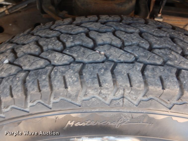 image for item HL9455 2004 Chevrolet Express G3500  shuttle bus