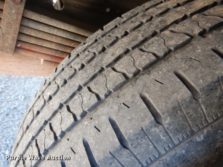 image for item HL9455 2004 Chevrolet Express G3500  shuttle bus