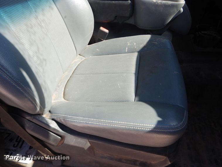 image for item HL9599 2015 Ford F550  flatbed truck