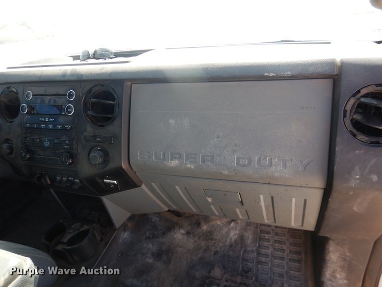 image for item HL9599 2015 Ford F550  flatbed truck