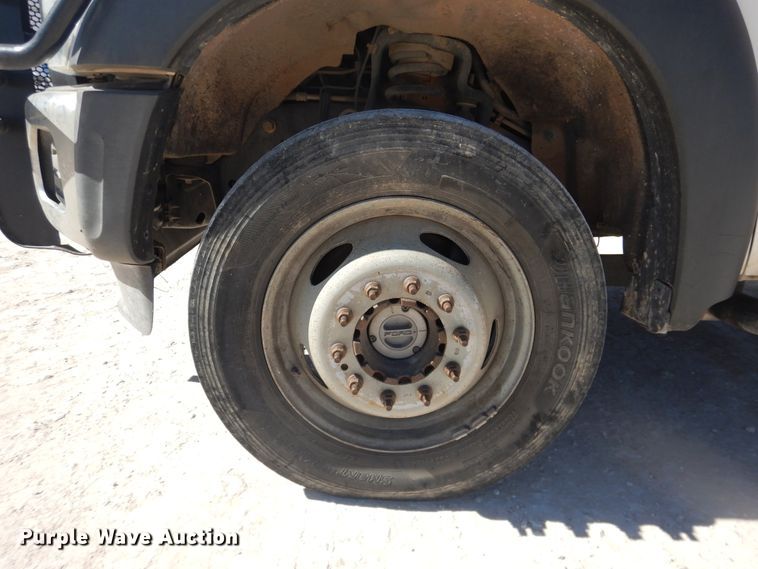 image for item HL9599 2015 Ford F550  flatbed truck