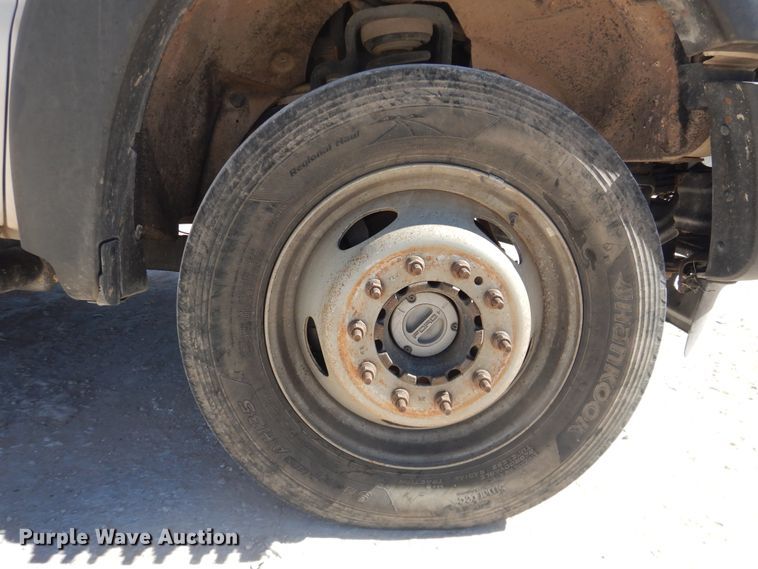 image for item HL9599 2015 Ford F550  flatbed truck