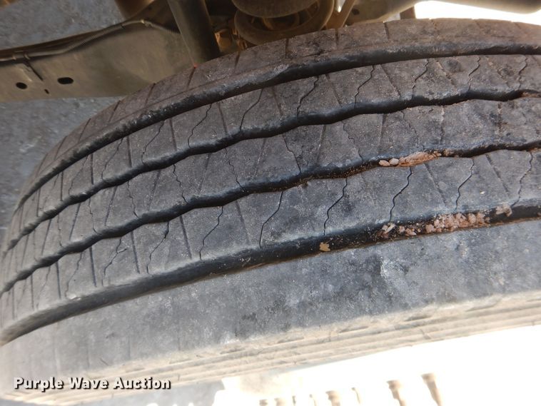 image for item HL9599 2015 Ford F550  flatbed truck