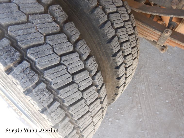 image for item HL9599 2015 Ford F550  flatbed truck