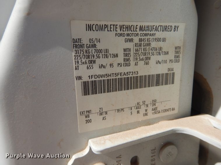 image for item HL9599 2015 Ford F550  flatbed truck