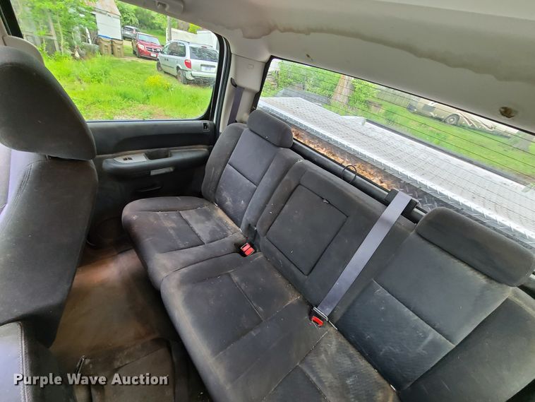 image for item HM9917 2011 Chevrolet Silverado 1500  Crew Cab pickup truck