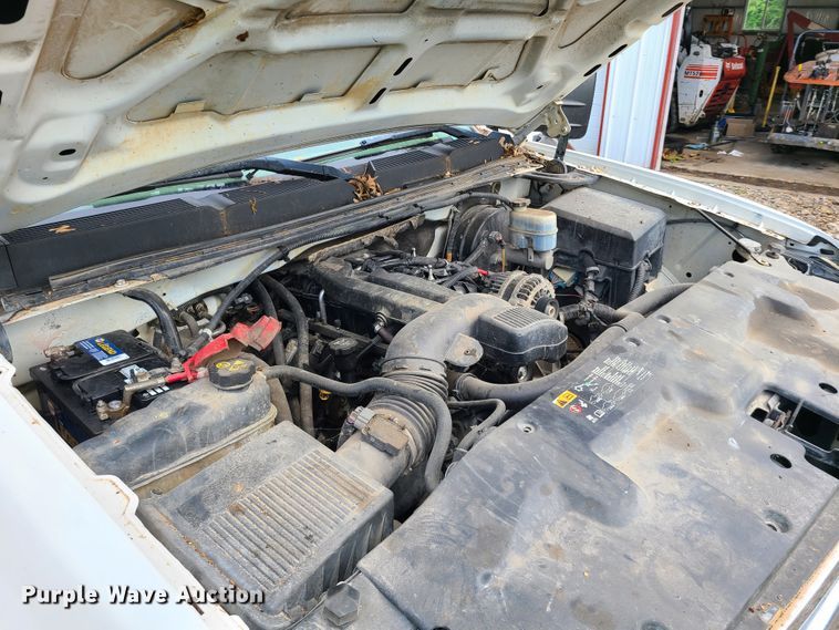 image for item HM9917 2011 Chevrolet Silverado 1500  Crew Cab pickup truck