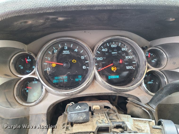 image for item HM9917 2011 Chevrolet Silverado 1500  Crew Cab pickup truck