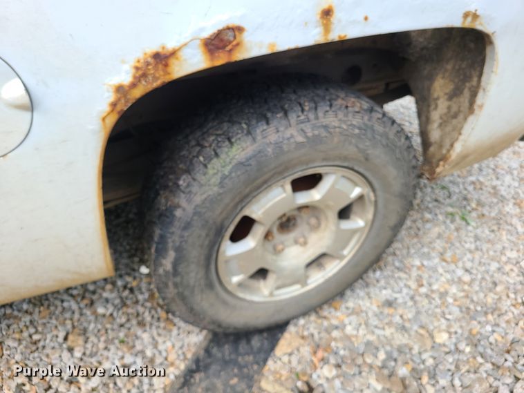 image for item HM9917 2011 Chevrolet Silverado 1500  Crew Cab pickup truck