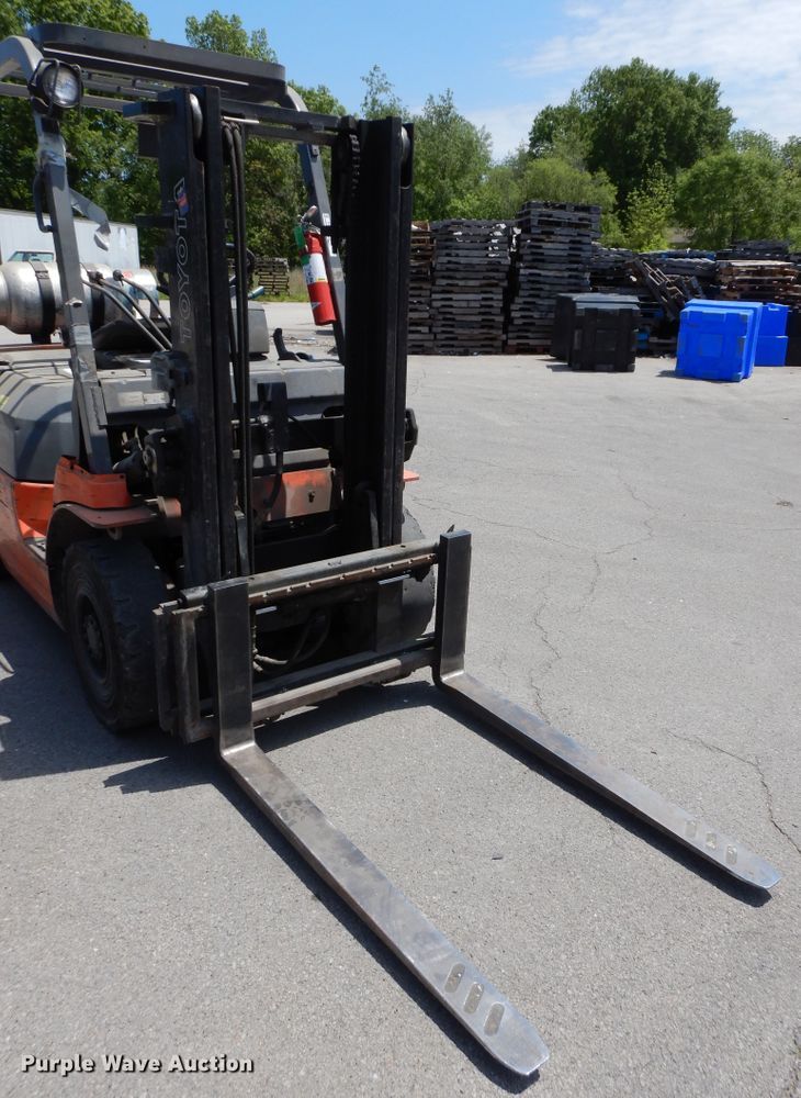 image for item HO9478 Toyota 786A  forklift