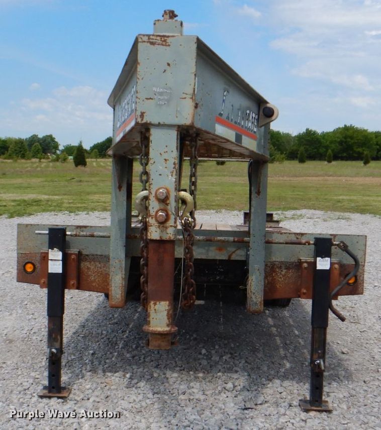 image for item HT9259 2005 Interstate Trailers G20DT  equipment trailer