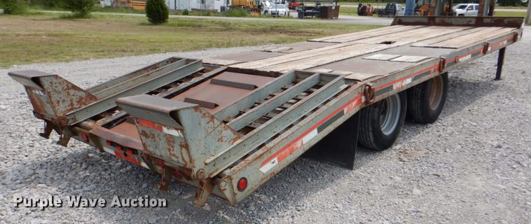 image for item HT9259 2005 Interstate Trailers G20DT  equipment trailer