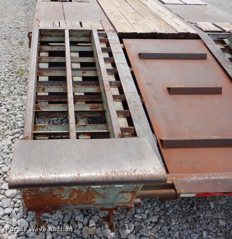 image for item HT9259 2005 Interstate Trailers G20DT  equipment trailer