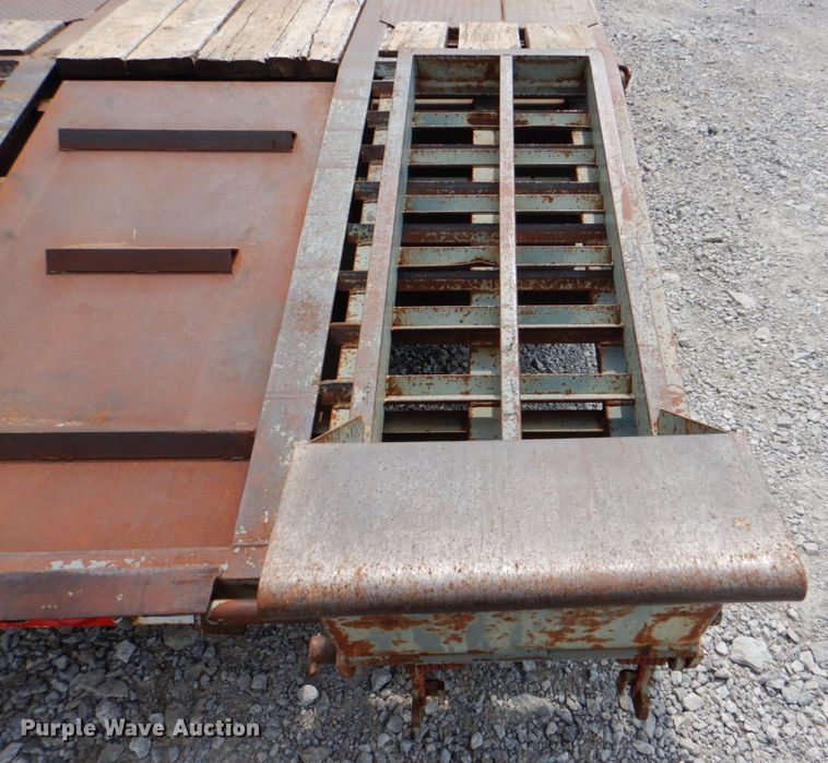 image for item HT9259 2005 Interstate Trailers G20DT  equipment trailer